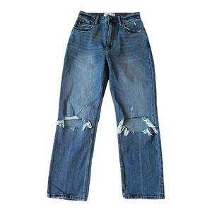 Abercrombie and Fitch The Ankle Straight ultra high rise distressed Jeand 27/4